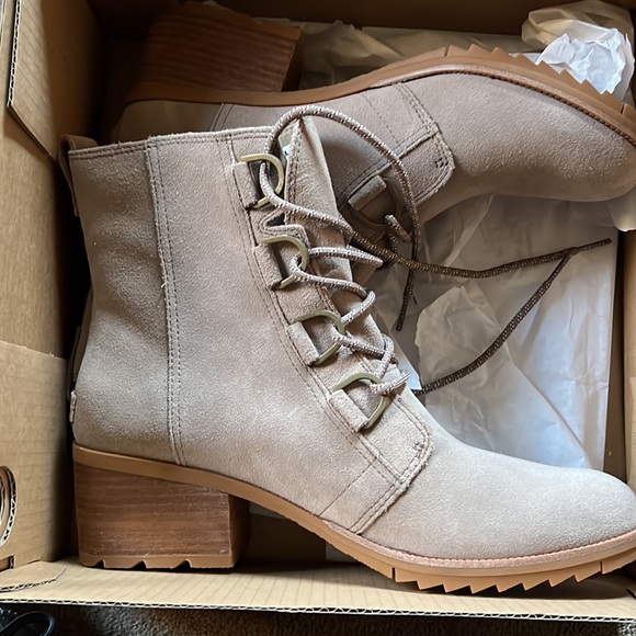 Boots - Picture 2 of 5